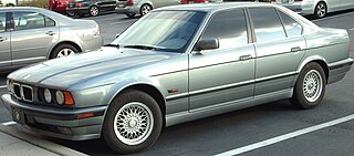 File:'93-'96 BMW E34 5-Series.jpg - Wikimedia Commons