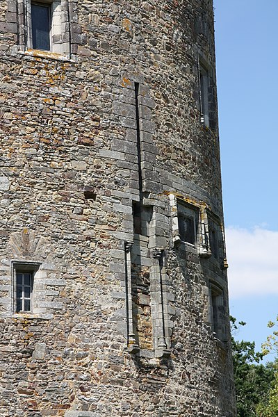 File:02. Tour Duguesclin à Grand Fougeray.JPG