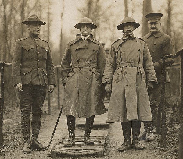 Major General Omar Bundy (second from the right) with Brigadier General James Harbord (right) and Secretary of War Newton D. Baker (second from the le