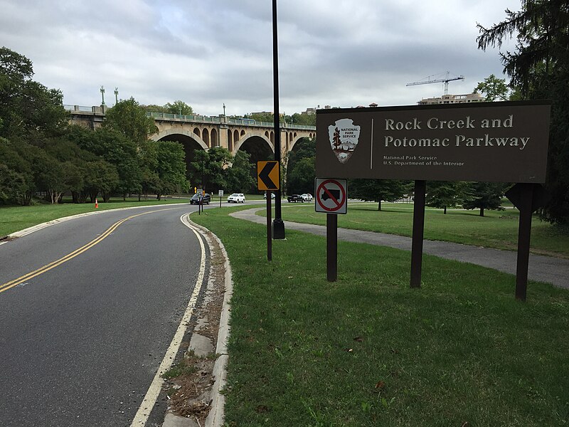 File:2016-10-07 14 23 07 View south along the Rock Creek and Potomac Parkway at Calvert Street NW in Washington, D.C..jpg