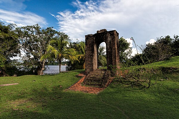 The ruins of Fort Kyk-Over-Al, which was constructed in 1616