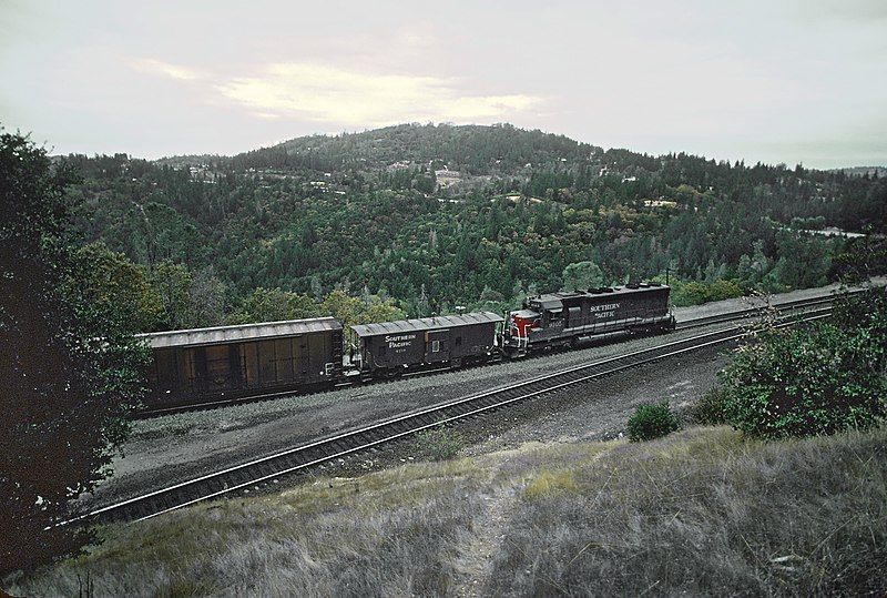 File:4 Photos around Cape Horn, CA (near the western end of Donner Pass) (32985236362).jpg