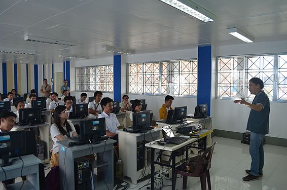 Michael Ong welcomes the participants