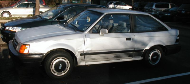 File:88-90 Ford Escort.jpg