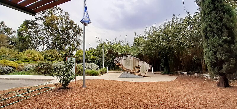 File:94978 shaar yeshuv a monument to the dead soldiers PikiWiki Israel.jpg