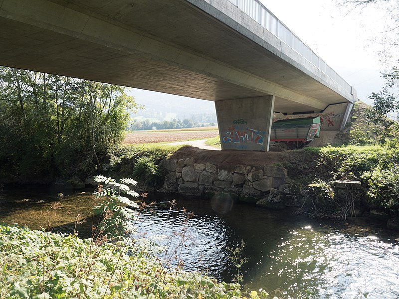 File:A16-Verbindungsstrasse-Brücke über die Sorne, Bassecourt JU 20180929-jag9889.jpg