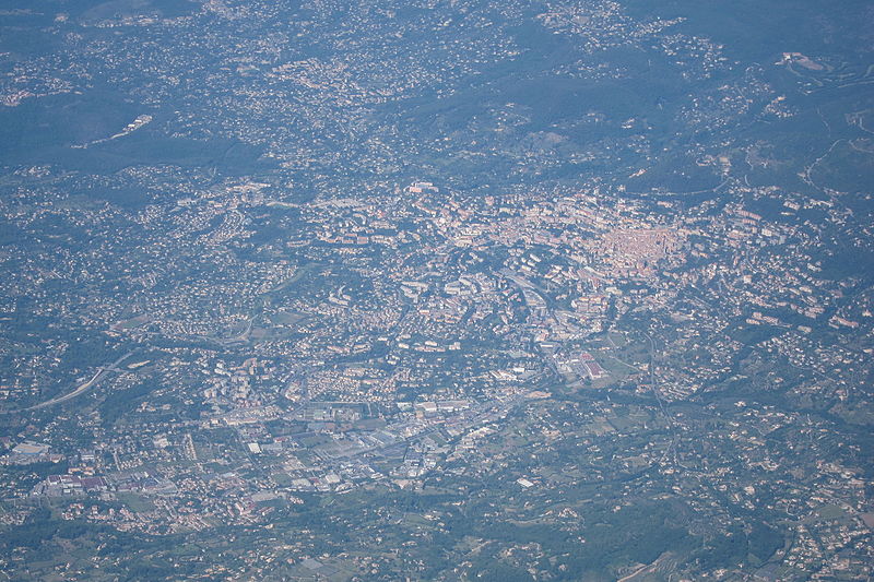 File:Aerial view of Grasse in 2014 (2).jpg