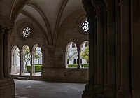 Porte sur le Cloître.