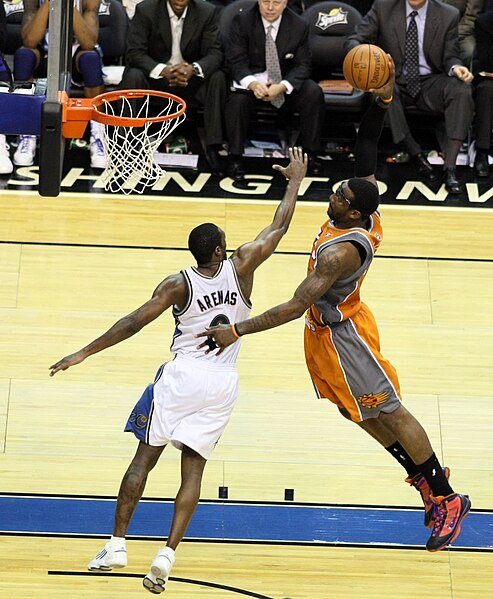 File:Amar'e Stoudemire and Gilbert Arenas, Nov 2009.jpg