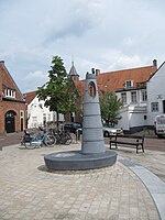 Amersfoort - Monument ter herinnering aan de verborgen geschiedenis van de Appelmarkt.jpg