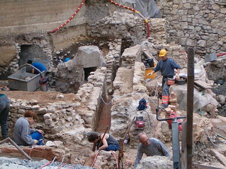 Archäologische Arbeiten im Bäderviertel