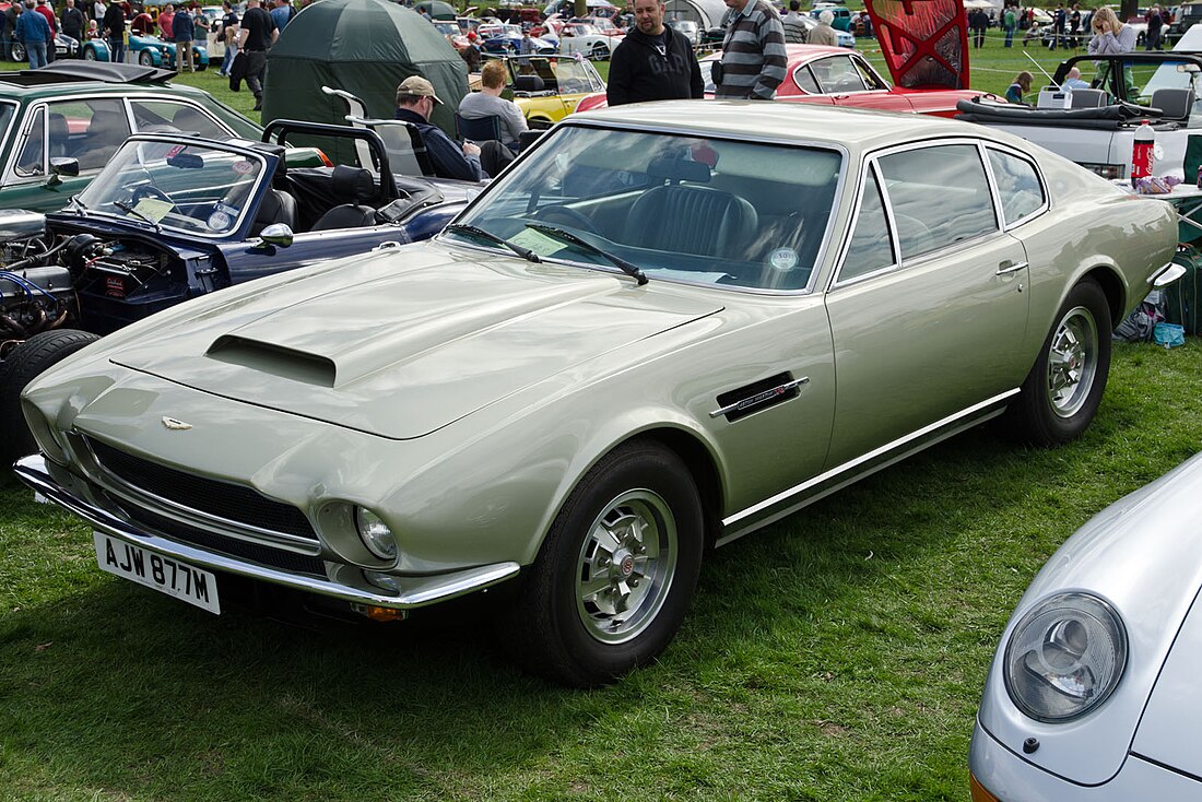 Aston Martin V8