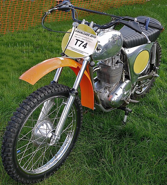 File:BSA 500cc B50 Victor 1973.jpg