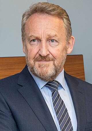 <span class="mw-page-title-main">Bakir Izetbegović</span> 6th Bosniak member of the presidency of Bosnia and Herzegovina