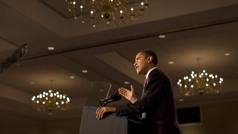 File:Barack Obama addresses House Democratic Caucus Issues Conference in Williamsburg, VA 2-5-09 2.jpg