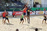 Deutsch: Beachhandball Europameisterschaften 2019 (Beach handball Euro); Tag 2: 3. Juli 2019 – Männer, Vorrunde Gruppe A, Spanien-Norwegen 1:2 (22:26, 28:22, 8:10) English: Beach handball Euro; Day 2: 3 July 2019 – Men Preliminary Round Group A - Spain-Norway 1:2 (22:26, 28:22, 8:10)