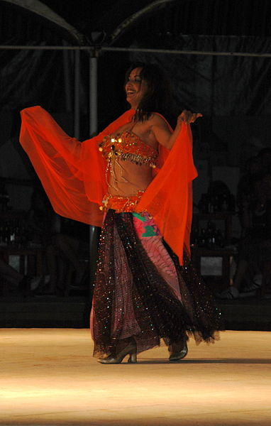 File:Bedouin Feast Dancer, Tunisia-2007-3382851500.jpg