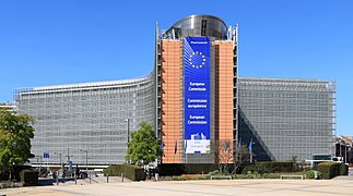 Sídlem Evropské komise je budova Berlaymont v Bruselu