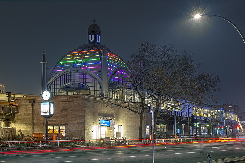 File:Berlin - U-Bahnhof Nollendorfplatz, 13-12-2020 by Marek Śliwecki.jpg