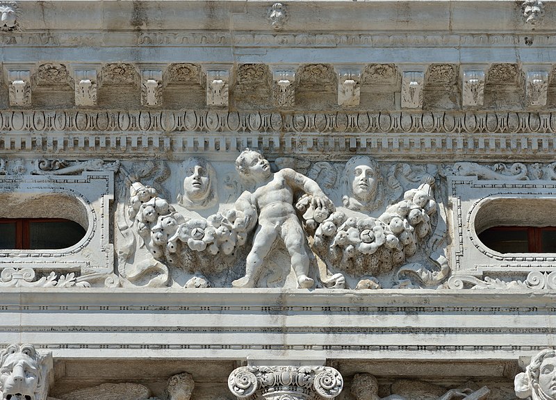 File:Biblioteca marciana Venezia altro dettaglio fregio.jpg