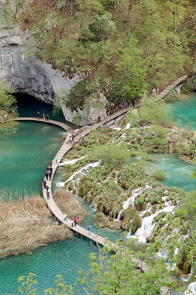 File:Boardwalk at Velike Kaskade.jpg