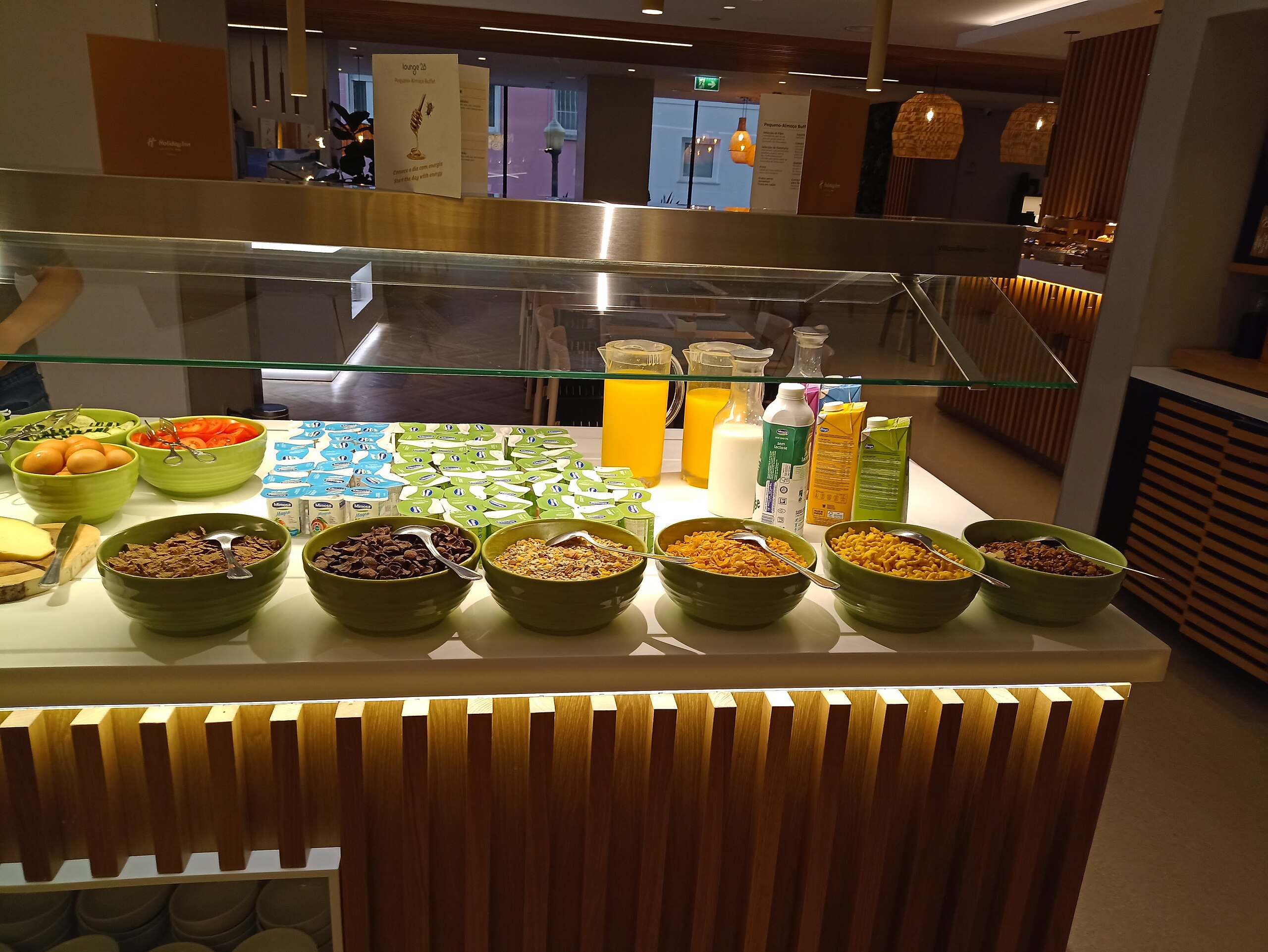 File:Breakfast Buffet at the Holiday Inn, Lisbon (52743144503).jpg -  Wikimedia Commons