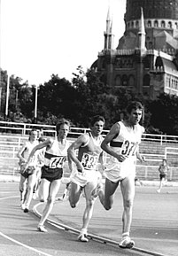 Jörg Peter (Zweiter von rechts) erreichte Platz zwölf Das Foto zeigt ihn im Heinz-Steyer-Stadion in Dresden