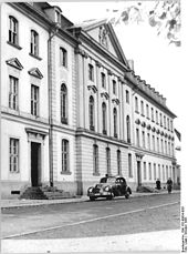 The main building on 8 October 1956, a few days before the 500th anniversary celebrations of the university Bundesarchiv Bild 183-40054-0001, Greifswald, Universitat.jpg