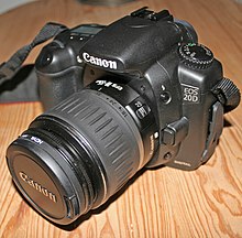 Beschreibung des Canon EOS 20D front.jpg Bildes.