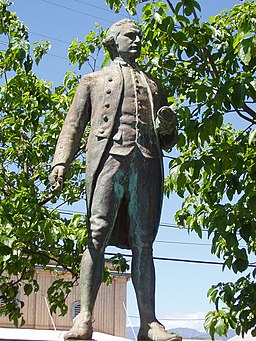 Captain James Cook statue, Waimea, Kauai, Hawaii.JPG