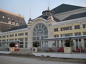 Cabourg: Geografie, Geschichte, Politik