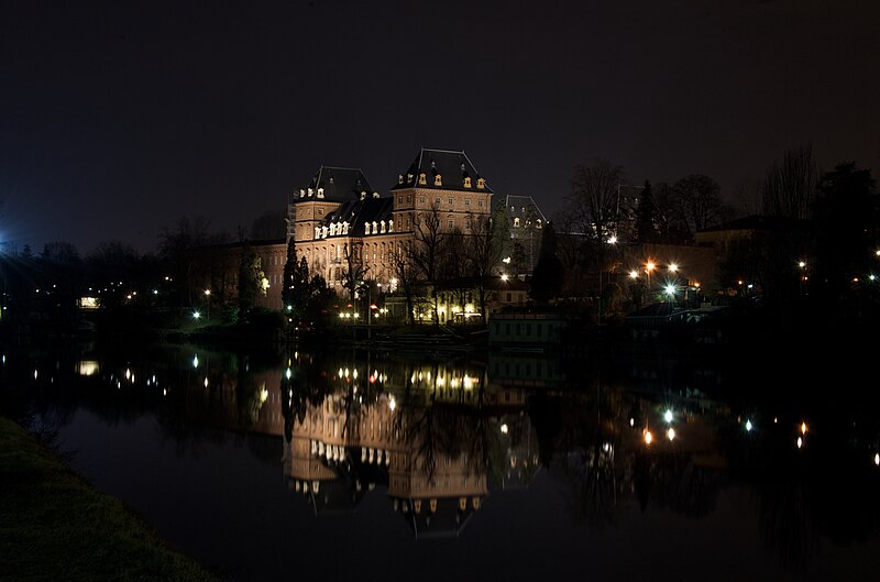 File:Castello del Valentino - Castle of Valentino Park - Turin- Torino.jpg