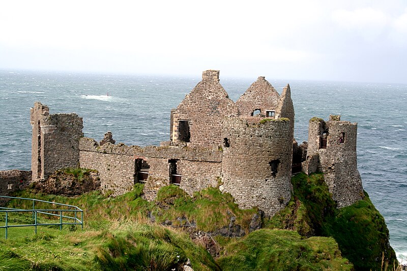 File:Castillo de Dunluce01.jpg