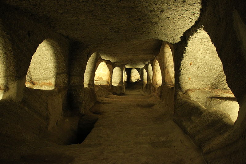 File:Catacombs of Milos (4676077922).jpg