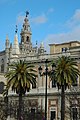 Vers la Cathédrale, la Giralda annonce son arrivée