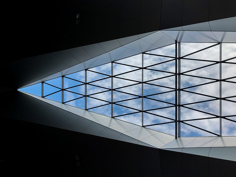 File:Ceiling of Wien Hauptbahnhof (Vienna Main Station), Austria 01.jpg