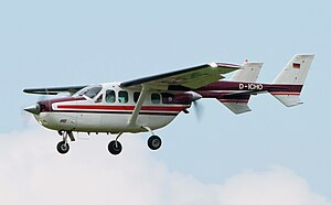 Cessna 337 (8735367365).jpg