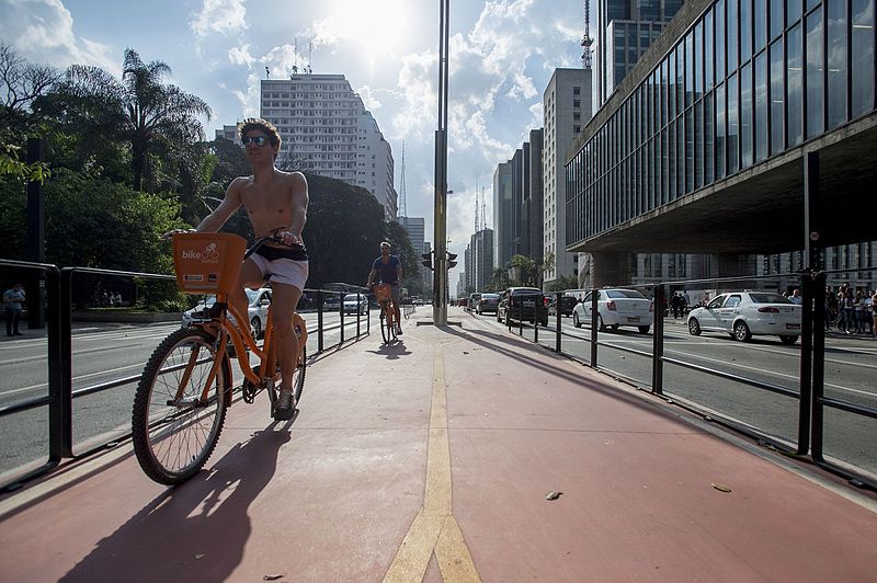 File:Ciclovia da Av. Paulista 01.jpg