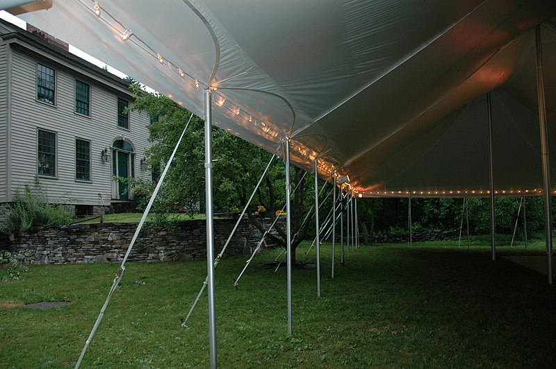 File:Classic Tent Lighting.JPG