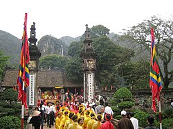 Festival no templo de Đinh Tiên Hoàng