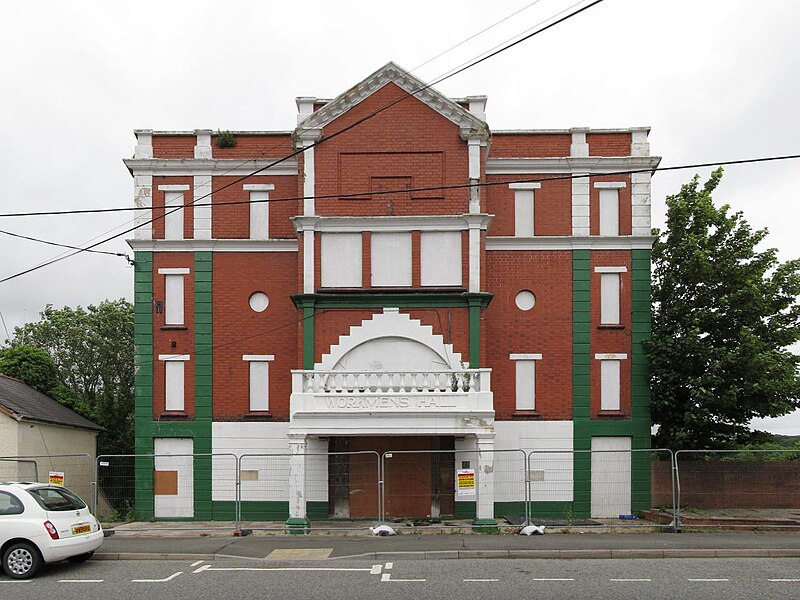 File:Cwmamman Workmen's Hall, Garnant - geograph.org.uk - 3588576.jpg