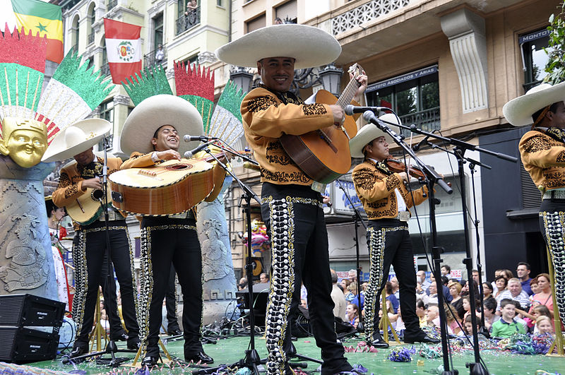 File:Día de América en Asturias. Oviedo-2013-58.jpg