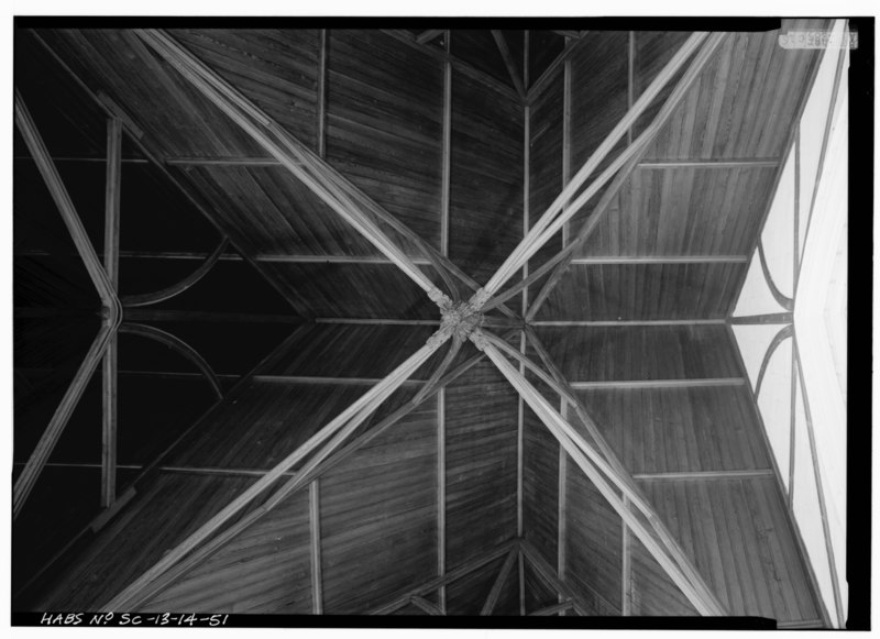 File:DETAIL OF WOODEN ROOF TRUSSES AT CROSSING OF TRANSEPTS AND NAVE - Church of the Holy Cross, State Route 261, Stateburg, Sumter County, SC HABS SC,43-STATBU.V,1-51.tif