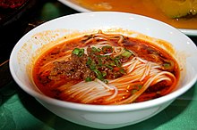 Dan-dan noodles, Shanghai.jpg