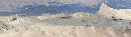 ไฟล์:Death Valley view from Zabriskie Point 2013 01.jpg