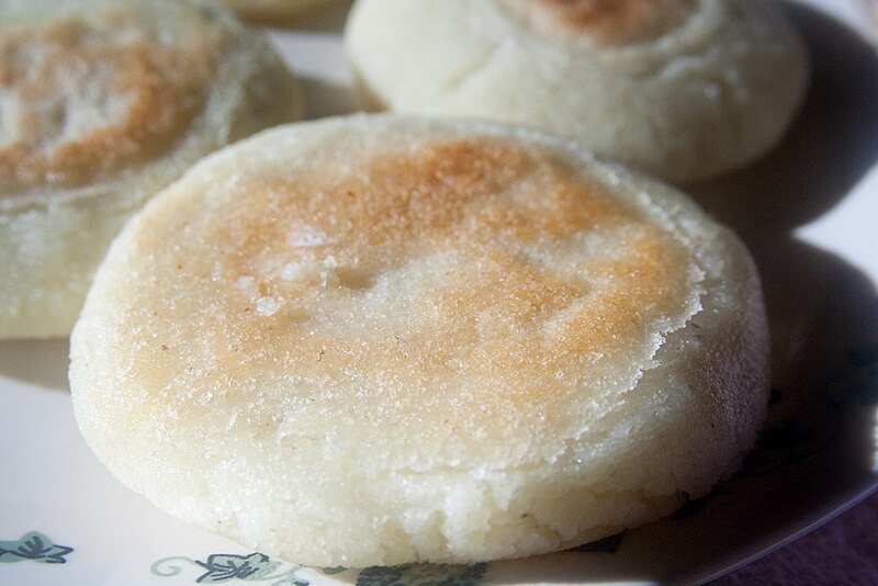 File:Detail of fried corn patties in Arepa, February 2008.jpg