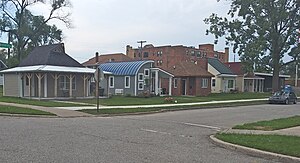 https://upload.wikimedia.org/wikipedia/commons/thumb/d/d2/Detroit_Tiny_Houses_1.jpg/300px-Detroit_Tiny_Houses_1.jpg