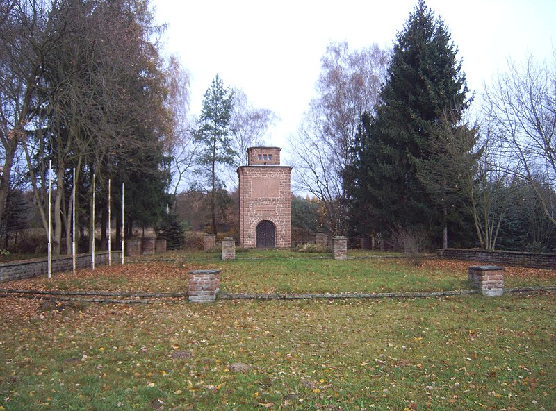 File:Dolle Denkmal.JPG