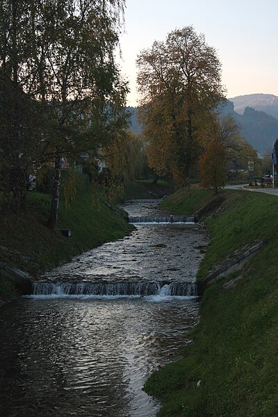 File:Dravinja in Zrece.jpg