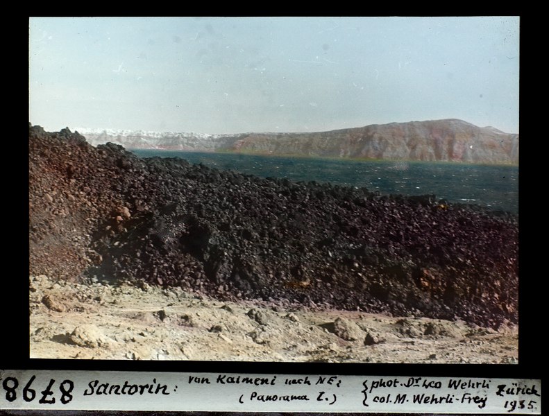 File:ETH-BIB-Santorin, von Kaimeni, nach Nordost (Panorama 2.)-Dia 247-08798.tif